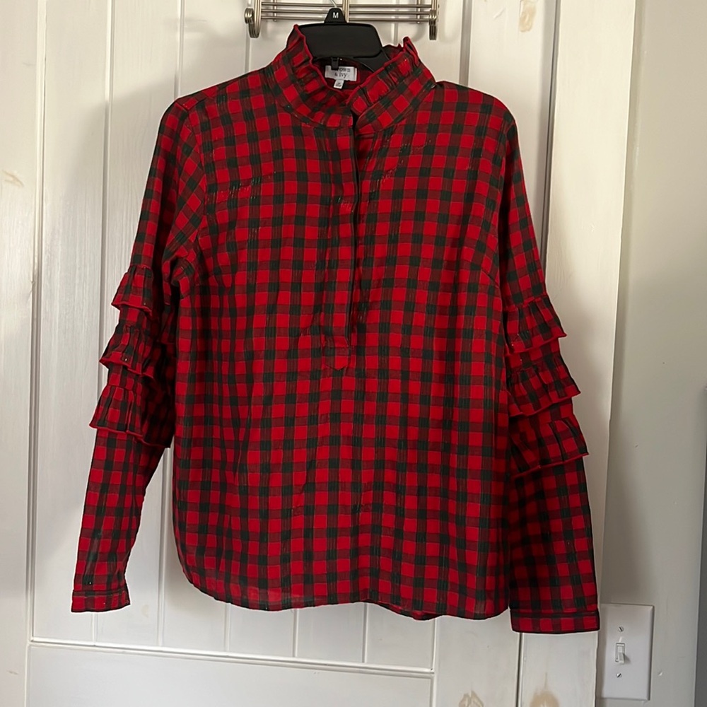 Crown and ivy red and green plaid long sleeve tinsel detail top. Size medium.